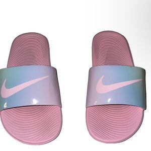 nike sliders size 2.5